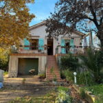 a vendre appartement a renover Aubagne haut de villa