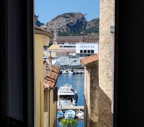 investissement locatif clé en mains La Ciotat vue vieux port MAEL
