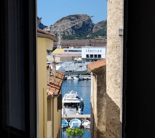 investissement locatif clé en mains La Ciotat vue vieux port MAEL