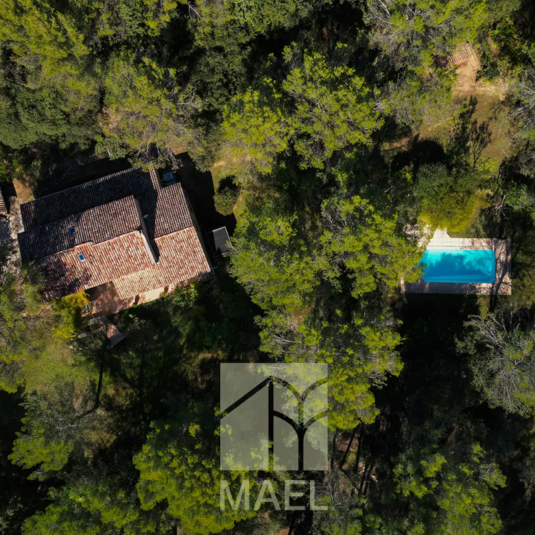 maison à vendre Lambesc 5000 m2 terrain et piscine