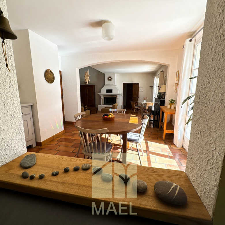 maison à vendre Lambesc pièce à vivre