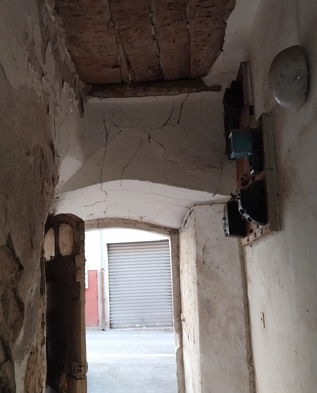 Immeuble à vendre CUERS porte entree