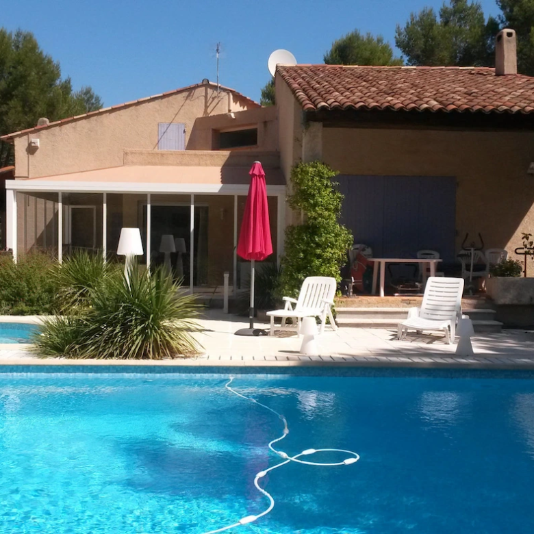 maison piscine à vendre Lambesc avec 3 appartements