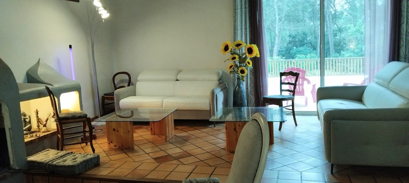 maison piscine à vendre Lambesc avec appartements séjour Sud