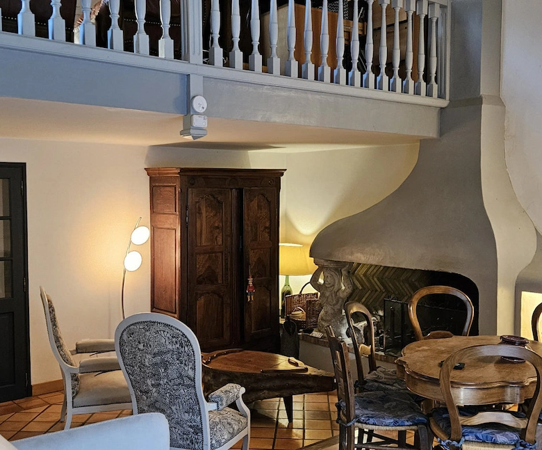 maison piscine à vendre Lambesc avec appartements sejour avec mezzanine