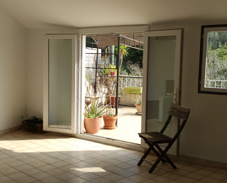 Immeuble à vendre CASSIS séjour dernier étage terrasse Sud