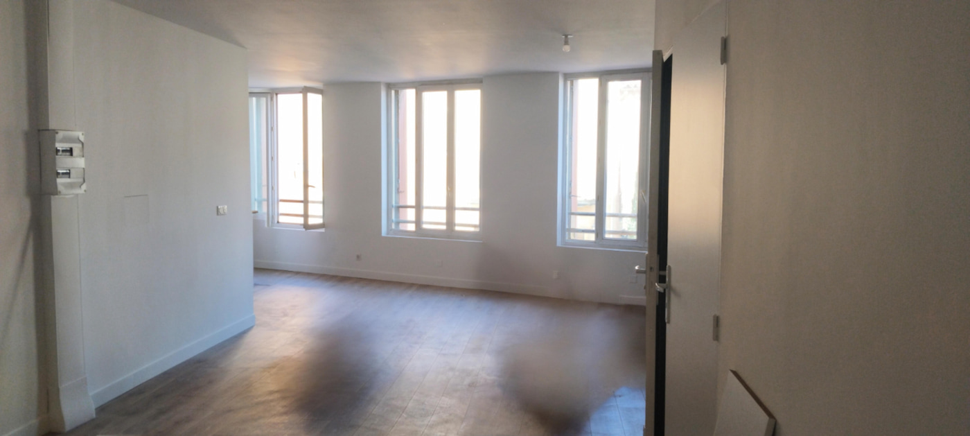 Immeuble à vendre CASSIS séjour T2 1e étage rénové