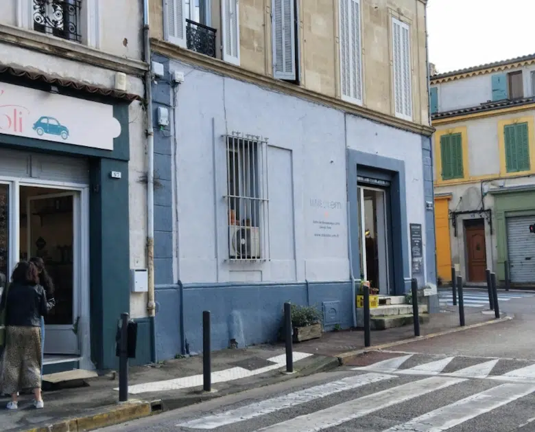 Appartement à rénover Marseille Vauban T3 quartier avec commerces