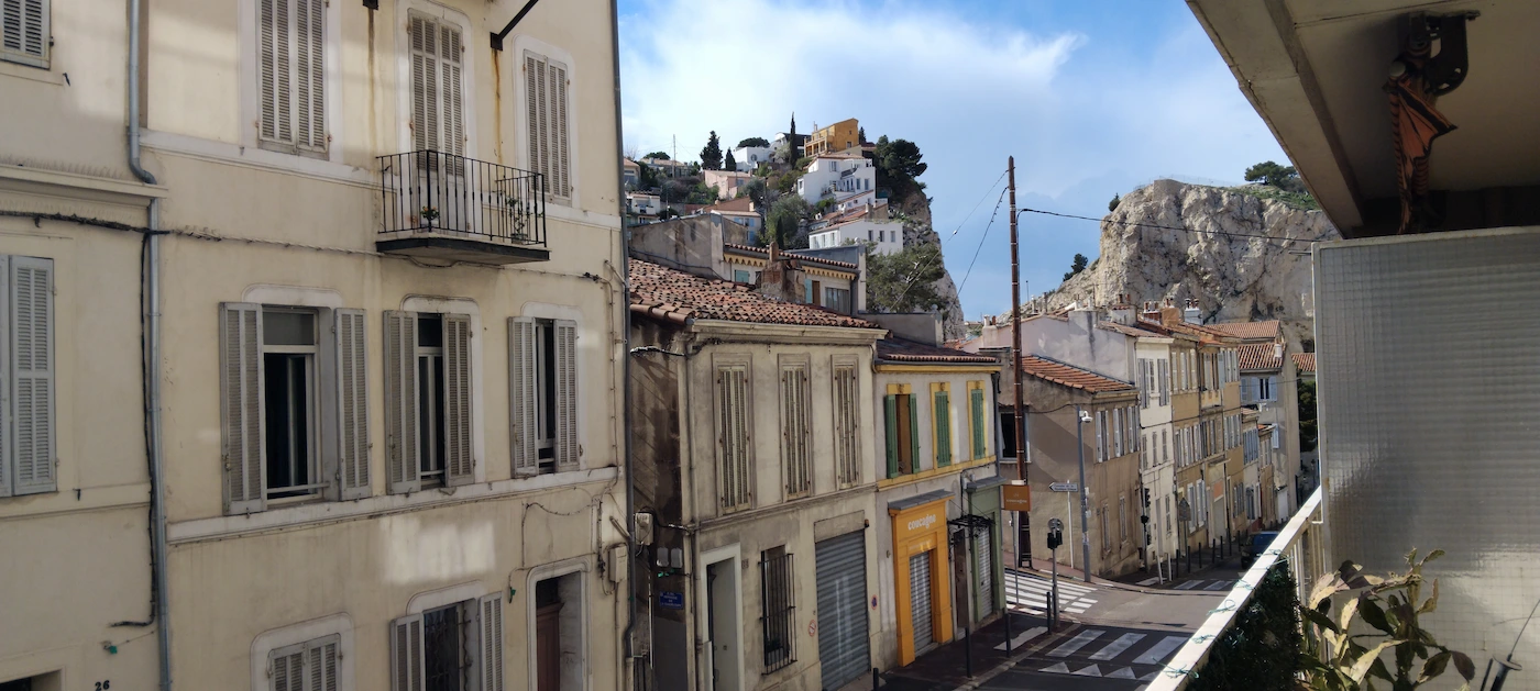 Appartement à rénover Marseille Vauban T3 vue depuis le balcon Sud