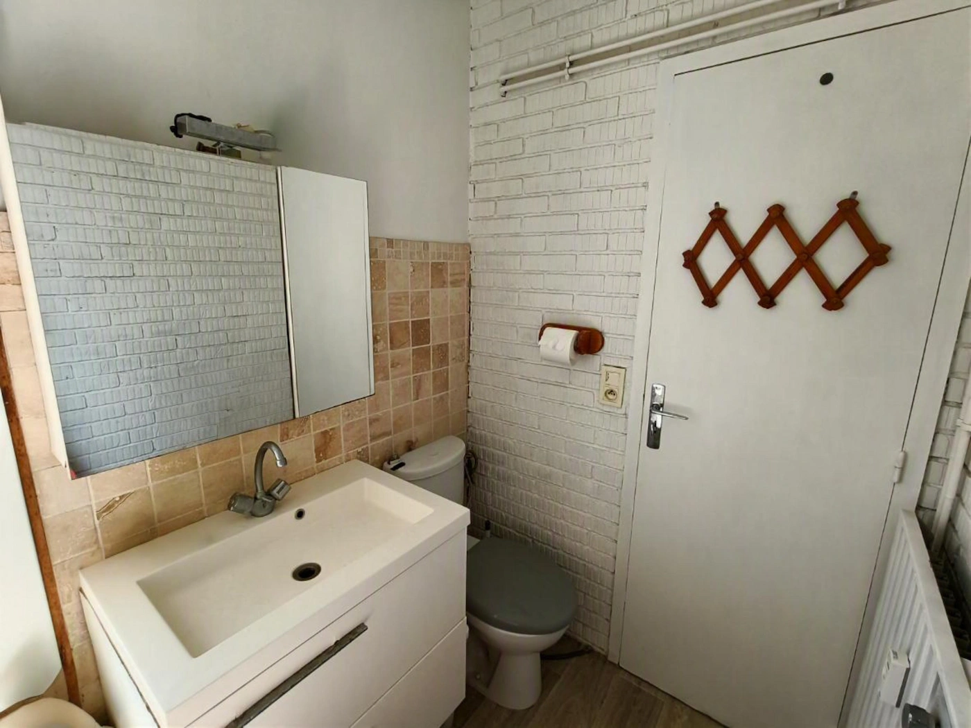 Studio à vendre Aix en Provence 25 m2 lavabo et toilettes